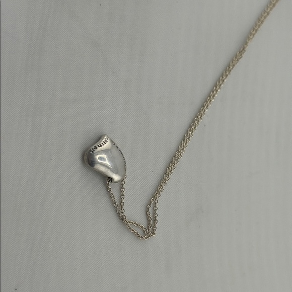 Tiffany & Co 9.25 S. Silver Heart Necklace - Picture 5 of 5